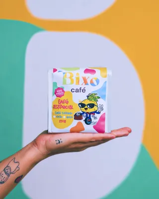Faria Calmer — Bixo Café