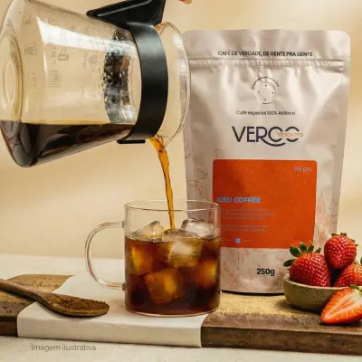 Iced Coffee Morango — Veroo Cafés Especiais