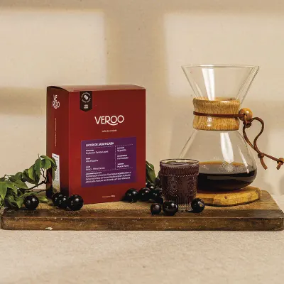 Licor de Jabuticaba — Veroo Cafés Especiais